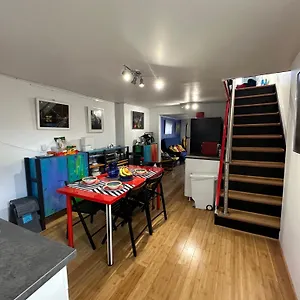 Unique Artsy 2 Bdrm 1.5 Mi From Downtown Apartment Pittsburgh